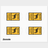 Wilder Hund überquert Platz, Zeichen, Simbabwe Ovaler Aufkleber (Blatt)