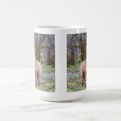 Wilder Rotfuchs Steht Frostige Landschaft Gemütlic Kaffeetasse (Mittel)