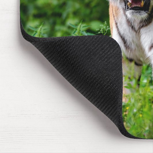 Wilder Tiger im Dschungel Mousepad (Ecke)
