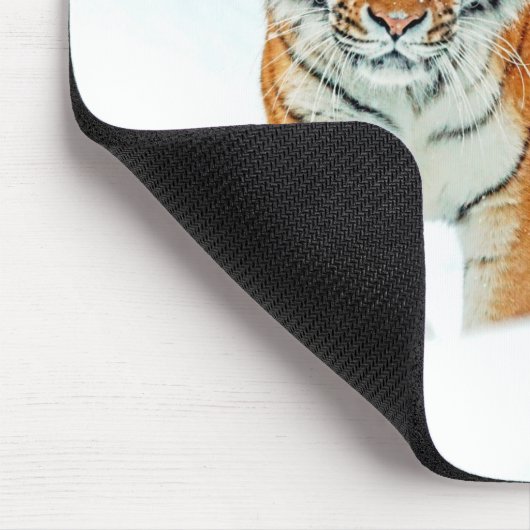 Wilder Tiger im Schnee Mousepad (Ecke)