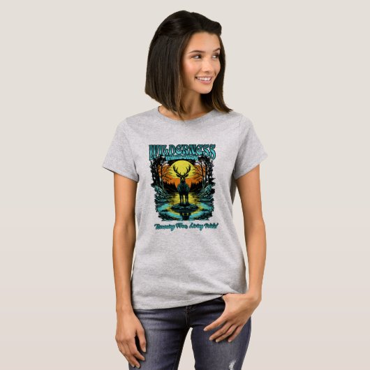 Wilderness Wanderer Deer im Wald T-Shirt (Vorne ganz)