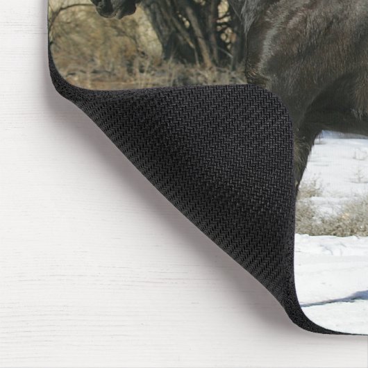 Wildes Mustang-Pferd im Schnee 2 Mousepad (Ecke)