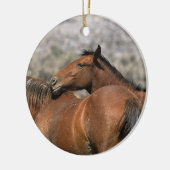 Wildes Mustang-Pferdeberühren Keramikornament (Links)