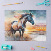 Wildes Pferd auf Grassy Düne bei Sonnenuntergang Seidenpapier (Basteln)