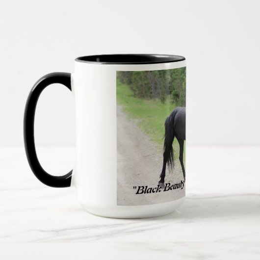 Wildes Pferd "schwarze Schönheits-" Albertas Tasse (Links)
