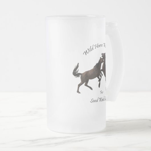 Wildes PferdeKrieger für Sand-Waschbecken Mattglas Bierglas (VorderseiteRechts)