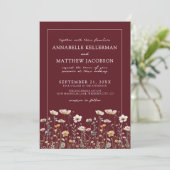 Wildflower Burgundy Floral Wedding Einladung (Stehend Vorderseite)