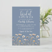 Wildflower Dusty Blue Bridal Shower Einladung (Stehend Vorderseite)