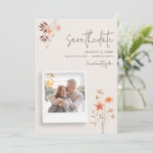 Wildlfower Rustic Outdoor Boho Wedding Save The Date (Stehend Vorderseite)