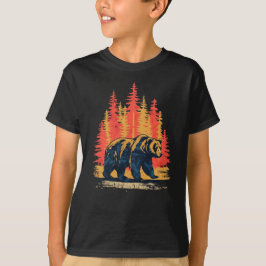 Wildlife Beauty Bear unter den Bäumen T-Shirt
