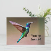 Wildlife Green Hummingbird Foto Geburtstag Einladung (Stehend Vorderseite)