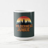 Wildness-Junkie-Retro-Design Kaffeetasse (Mittel)