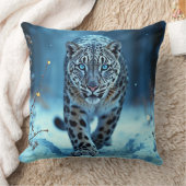 Wildschneeleopard wandern Frost verzauberter Wald Kissen (Decke)