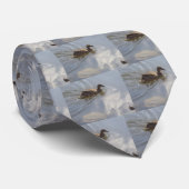 Wildschweine schwimmen im See, Natur, Vögel Krawatte (Gerollt)