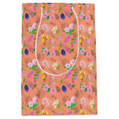 Wildwasserfarbe Blume auf Orange Mittlere Geschenktüte (Vorderseite)