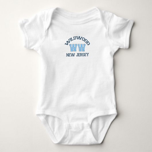 Wildwood. Baby Strampler (Vorderseite)