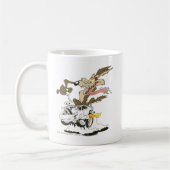 WILE E. COYOTE™ Crazy Driver Kaffeetasse (Links)