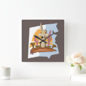 WILE E. COYOTE™ (Fleischfresser ernsthaft) Quadratische Wanduhr (Zuhause)