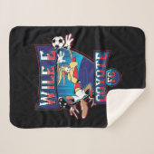 WILE E. COYOTE™ Football Club Badge Sherpadecke (Vorderseite (Horizontal))