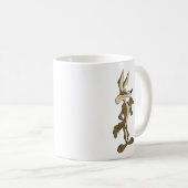 WILE E. COYOTE™ Looking Proud Kaffeetasse (VorderseiteRechts)