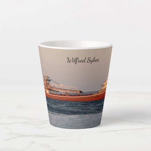 Wilfred Sykes latte Tasse (Vorderseite)