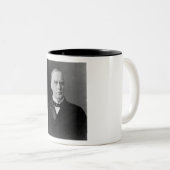 William McKinley Zweifarbige Tasse (VorderseiteRechts)