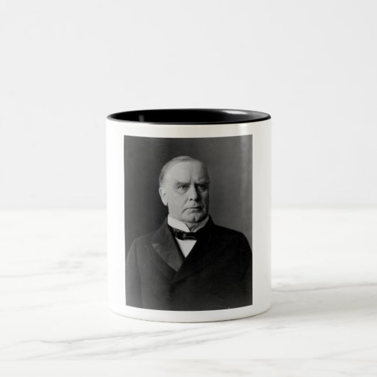 William McKinley Zweifarbige Tasse (Mittel)