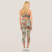 William Morris Acanthus Embroidery Muster Capri Leggings (Rückseite)
