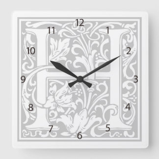 William Morris Alphabet "H" Square Wall Clock Quadratische Wanduhr