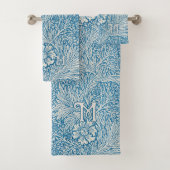 William Morris Blue Marigold Monogram Badhandtuch Set (Insitu)