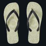 William Morris Borage Wedding Soft Green Badesandalen<br><div class="desc">Dieses wunderschöne antike Muster basiert auf dem William Morris Borage Tapete Design aus der Mitte des 19. Jahrhunderts. Ein schönes Muster für weiche und schöne Geschenke,  traditionelle Hochzeiten und Feiern,  es ist subtil und prächtig.</div>