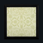 William Morris Borage Wedding Soft Green Geschenkbox<br><div class="desc">Dieses wunderschöne antike Muster basiert auf dem William Morris Borage Tapete Design aus der Mitte des 19. Jahrhunderts. Ein schönes Muster für weiche und schöne Geschenke,  traditionelle Hochzeiten und Feiern,  es ist subtil und prächtig.</div>