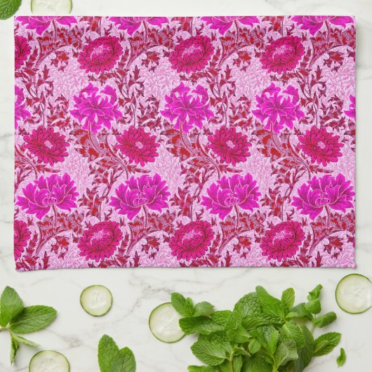 William Morris Chrysanthemums, Burgund und Pink Geschirrtuch (Gefaltet)