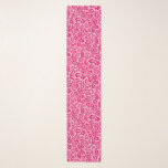 William Morris Floral Damask, Fuchsia und Pink Schal<br><div class="desc">Langer Schal in einem Vintagen William Morris-Blumendamasemuster,  digital verstärkt und farbig,  tieffuchsienrosa auf pastellrosa Hintergrund</div>