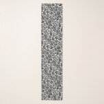 William Morris Floral Damask, Schwarz auf weißem S Schal<br><div class="desc">Langer Schal in einem Vintagen William Morris-Damastmuster,  digital verstärkt und farbig,  schwarz auf weißem Hintergrund</div>