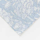 William Morris Floral Pattern in Blue Fleecedecke (Ecke)