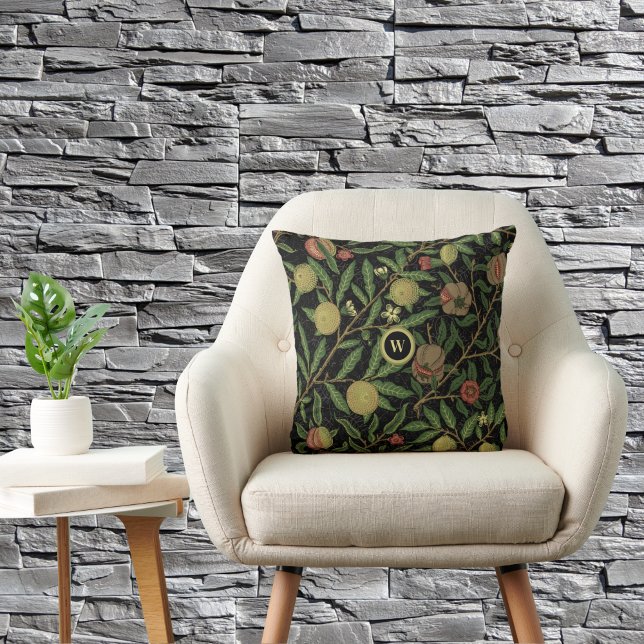 William Morris Fruit Muster mit Monogram Initial Kissen (Von Creator hochgeladen)