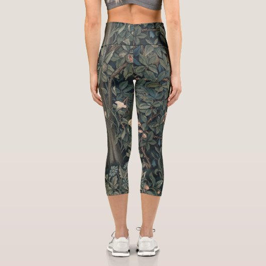 William Morris Greenery Fox Wildlife Capri Leggings (Rückseite)