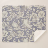 William Morris Horn Poppy Classic Floral Sherpadecke (Vorderseite (Horizontal))