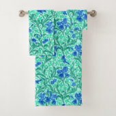 William Morris Irises, Cobalt Blue, Aqua und Aquam Badhandtuch Set (Insitu)