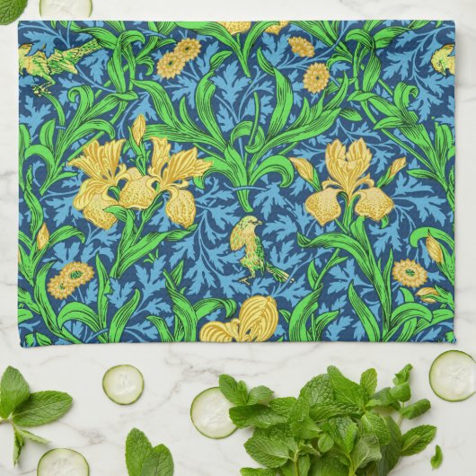 William Morris Irises, Gelb und Cobalt Blue Geschirrtuch (Gefaltet)