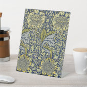 William Morris Kennet Floral Wallpaper Blue Sockelschild (In SItu)