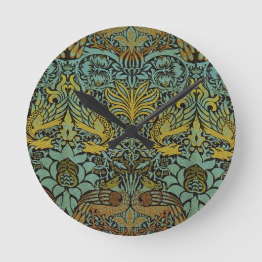 William Morris Peacock Dragon Wallpaper Runde Wanduhr (Vorderseite)