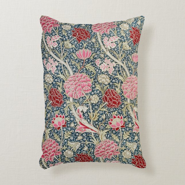 William Morris Pink und Red Fabric Pillow Dekokissen (Vorderseite(Vertikal))