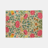 William Morris Rose Floral Chintz Pink Fleecedecke (Vorderseite (Horizontal))
