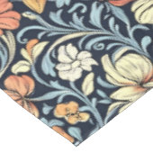 William Morris style floral acanthus pattern Tischdecke (Schrägansicht)