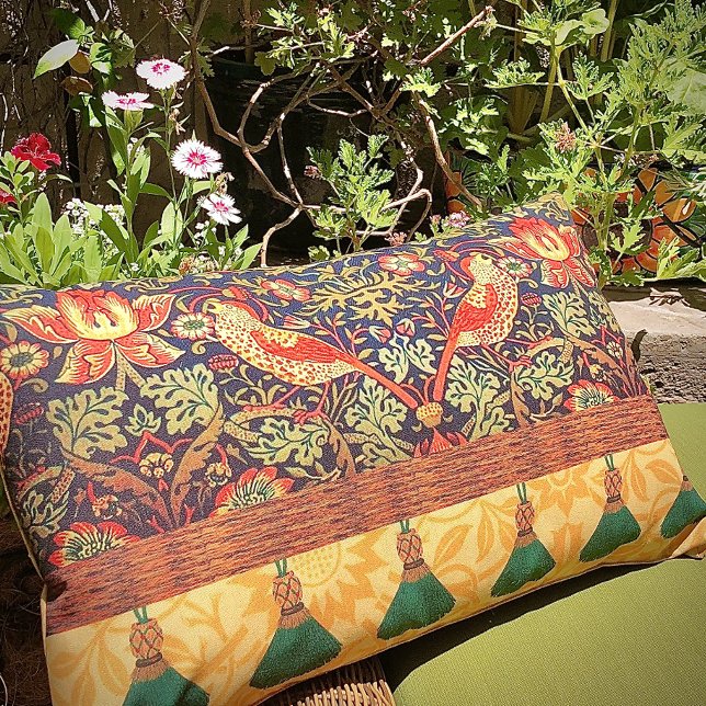 William Morris Tassel Design Lumbar Pillow Kissen Für Draußen (Von Creator hochgeladen)