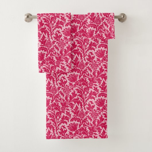 William Morris Thistle Damask, Fuchsia Pink Badhandtuch Set (Insitu)