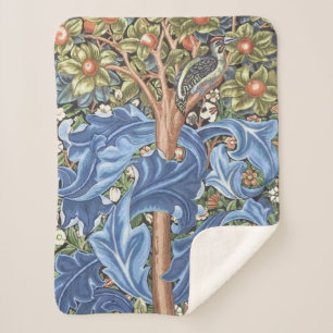 William Morris Woodpecker Tapestes Floral Vintag Sherpadecke