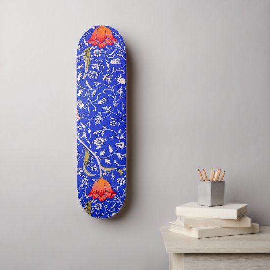 William Morris's berühmtes Medway-Muster Skateboard (Wandkunst)